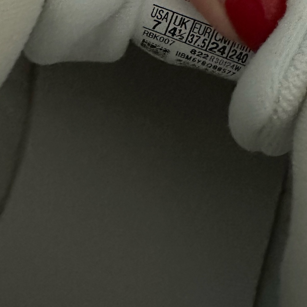 NEW Reebok White & Light Pink Sneakers - Picture 8 of 8